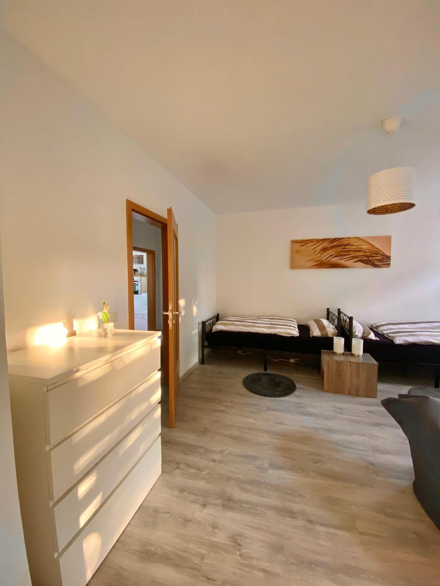 Schoene 3-Zimmer Monteurswohnung Im Sueden Von Leipzig Eg Экстерьер фото